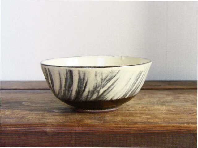藁描き鉢（藁灰） | iichi 日々の暮らしを心地よくするハンドメイドや