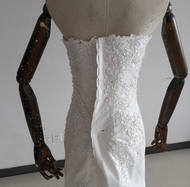 未使用傷あり☆エレガントなホワイトビーズ刺繍マーメイドドレス 高品質！ ウエディングドレス 3D立体レース刺繍 マーメイド