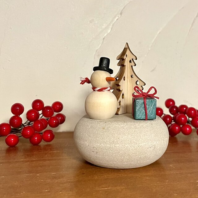 木製☆雪だるまの贈り物 クリスマス飾り オブジェ | iichi 日々の