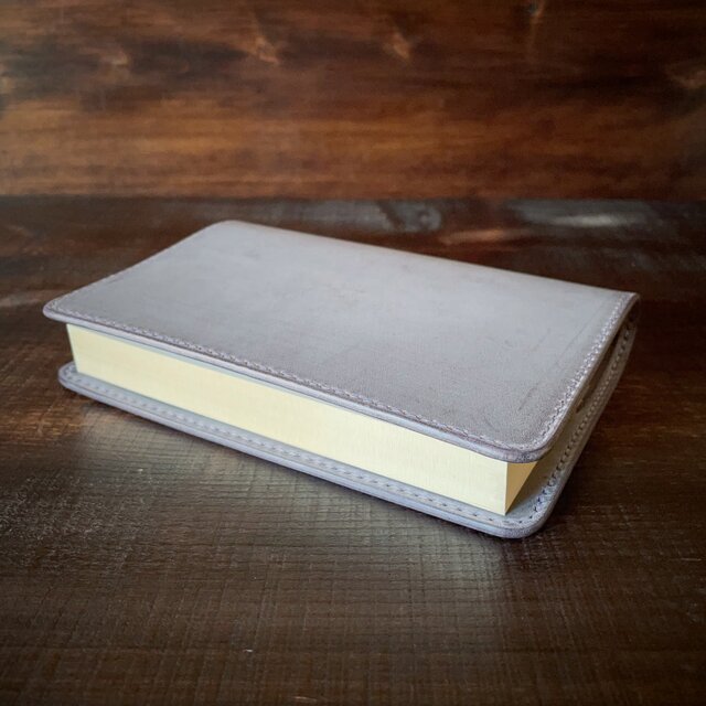 《文庫本サイズ》レザーブックカバー（Iris）