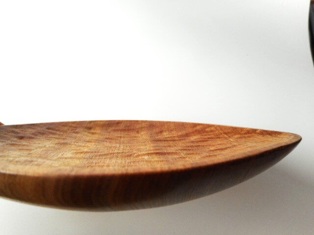 木のお皿 クルミ 手彫り 中皿 葉っぱ型 iichi ハンドメイド・アンティーク・食品・ギフト・手作り