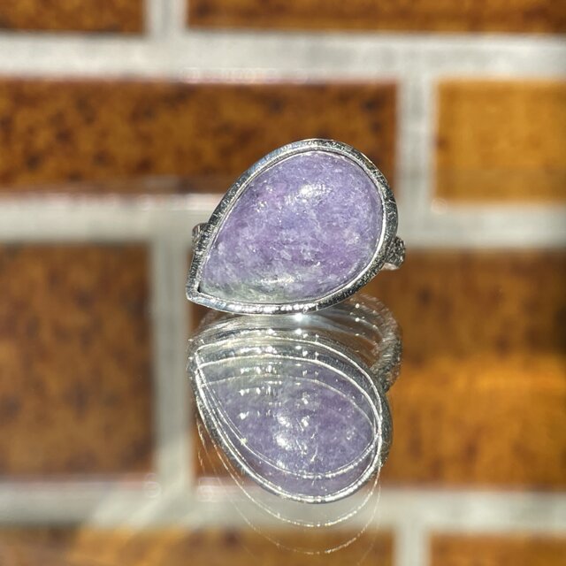 パライバトルマリン　ボリューミーなラベンダーカラーの雫　シルバーSV925製リング