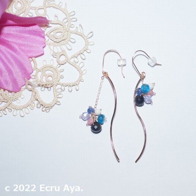 *霜降*露が冷気によって霜となって降り始めるころのピアス