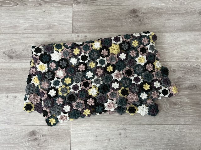 ぎっしりお花のブランケット | iichi 日々の暮らしを心地よく