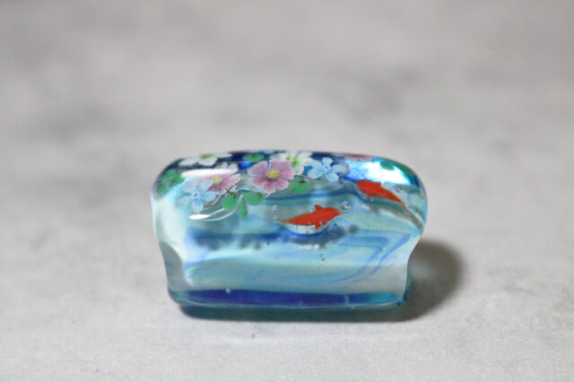 帯留め  ガラス工芸家の創作した一点物 トンボ玉 帯留め ガラス工芸家の創作した一点物 トンボ玉 it