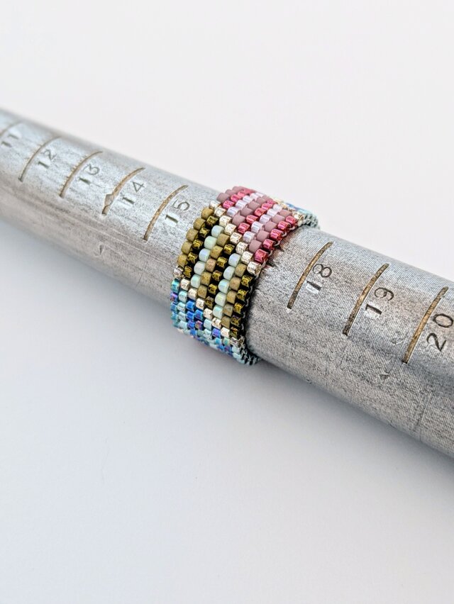 ビーズ織りの指輪 Y-229 | iichi 日々の暮らしを心地よくする