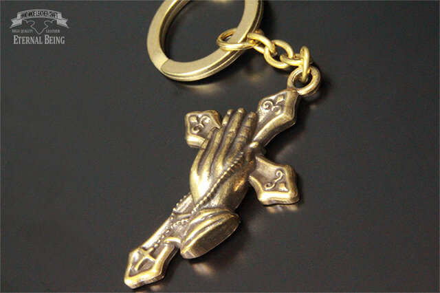 真鍮製】合掌クロスキーホルダー | iichi 日々の暮らしを心地よくする