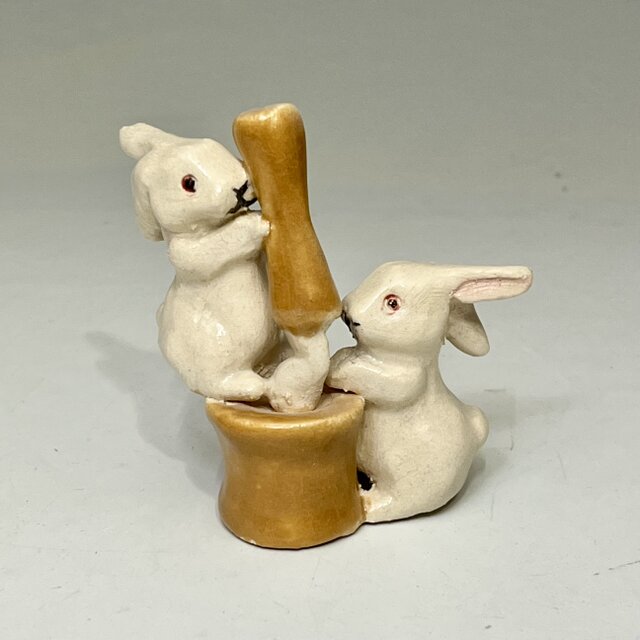 餅つきうさぎ 置物 | iichi 日々の暮らしを心地よくするハンドメイドや