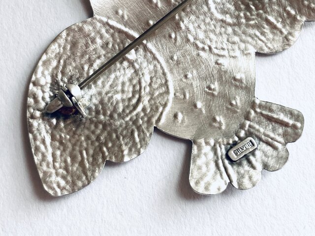 鳥のブローチ | iichi 日々の暮らしを心地よくするハンドメイド