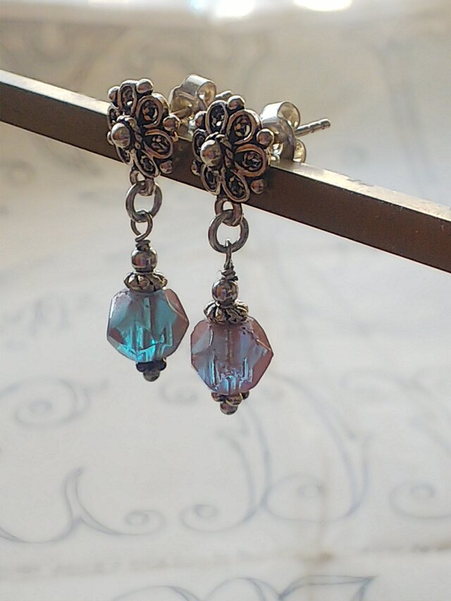 アンティーク サフィレット（約7.7㎜）silver925flowerピアス | iichi