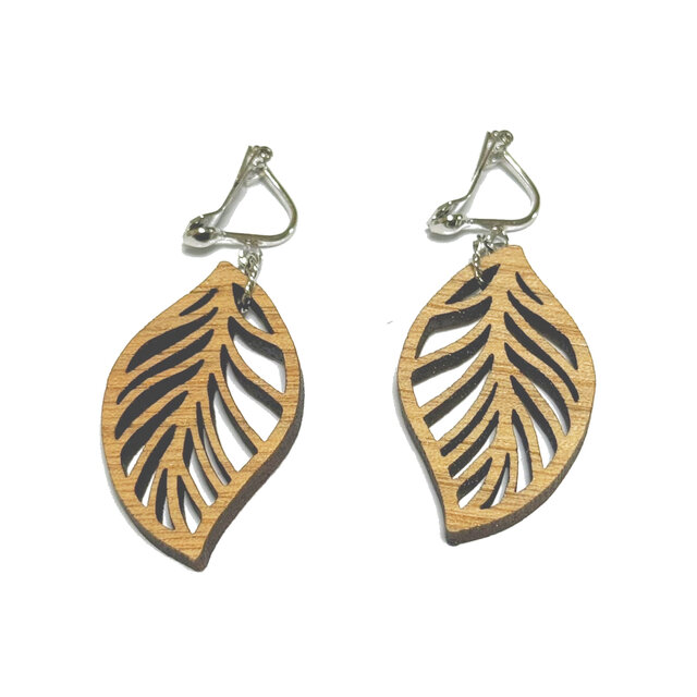 【木ｔｃｈ】クルミの木・イヤリング（ハング）（foxtrot / フォックストロット）