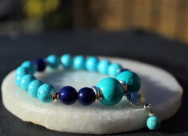 ターコイズ、サファイア 海を思わせるブレスレット | iichi 日々の
