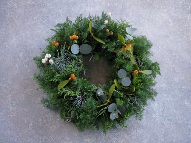 ヤドリギのクリスマスリース③ | iichi 日々の暮らしを心地よくする