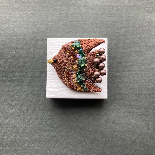 bitter chocolate bird 刺繍鳥ブローチ