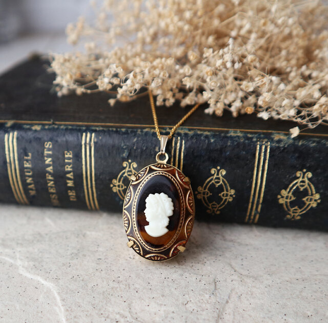 西ドイツヴィンテージ！貴婦人とゴールドレースのカメオネックレス 金