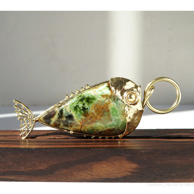 カルセドニー フィッシュ チャーム / Chrome Chalcedony Fish charms