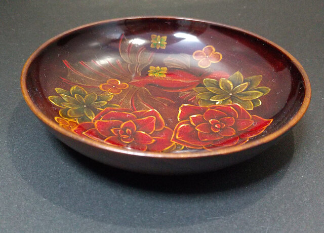 水に遊ぶ紫陽花と金魚のお皿(赤金魚) | iichi 日々の暮らしを心地よく