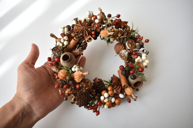 木の実のリース 17 | iichi 日々の暮らしを心地よくするハンドメイドや