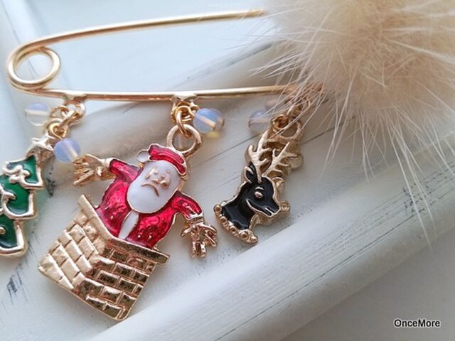 ミンクファーとクリスマスチャームのピンブローチ（H） | iichi 日々