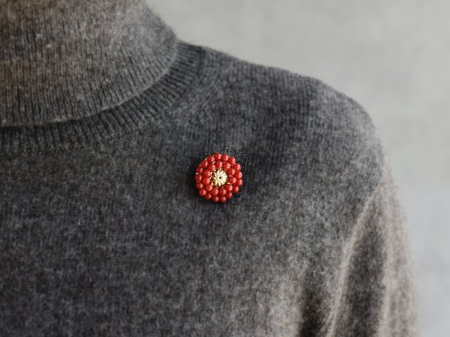 数量限定・ブローチ】天然色 本赤珊瑚 アンティークレトロなお花