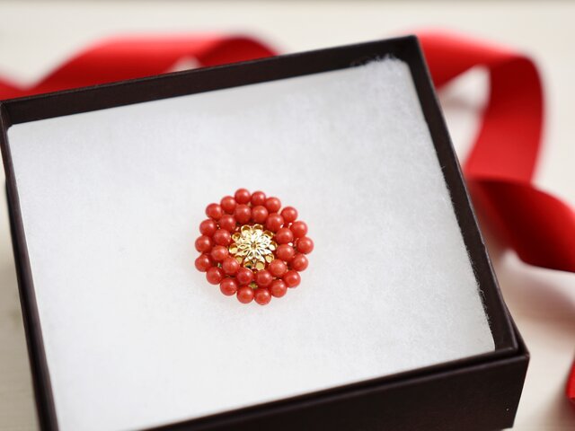 数量限定・ブローチ】天然色 本赤珊瑚 アンティークレトロなお花・母の