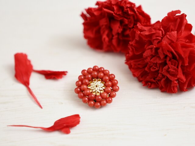 数量限定・ブローチ】天然色 本赤珊瑚 アンティークレトロなお花・母の