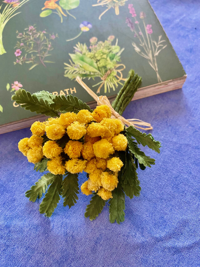 布花 ミモザのブーケコサージュ Cの画像1枚目
