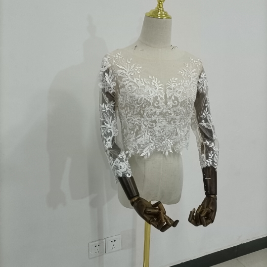 人気上昇 ２点セット ウエディングドレス 3D立体レース刺繍 七分袖丈