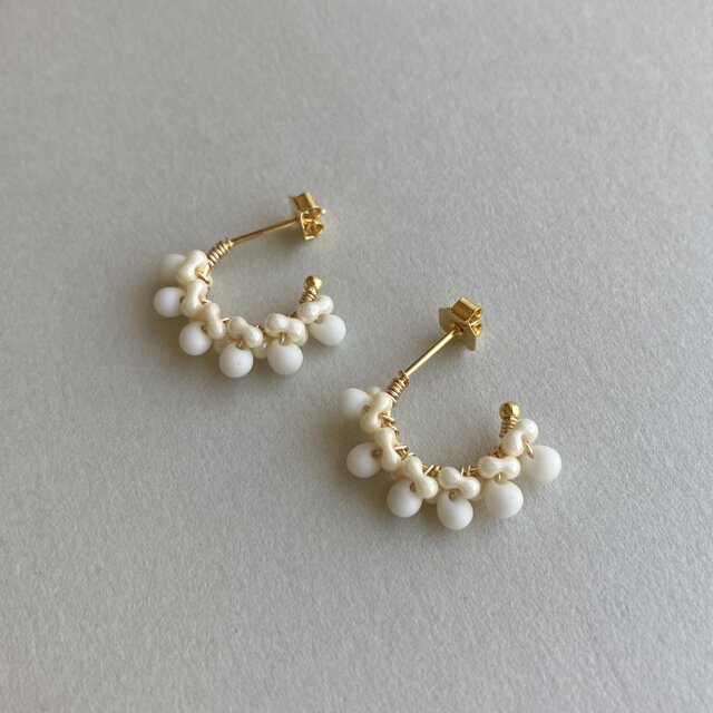 K16GP*フロスト＆ベリービーズCフープピアス