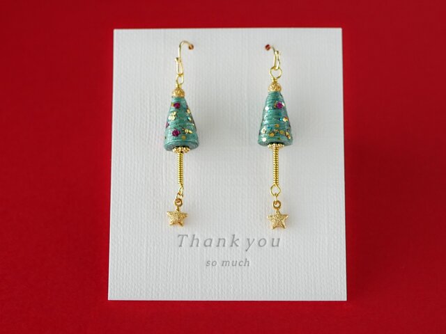 イヤリングツリー クリスマスツリーピアス／サージカルステンレス·イヤリング·樹脂ピアス