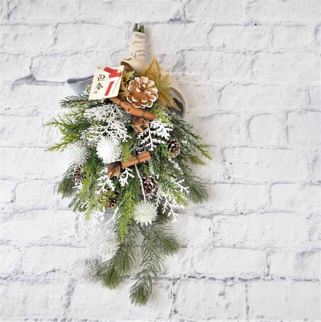 wsw11 白と緑のスワッグ：冬 スワッグ クリスマス 木の実 お正月