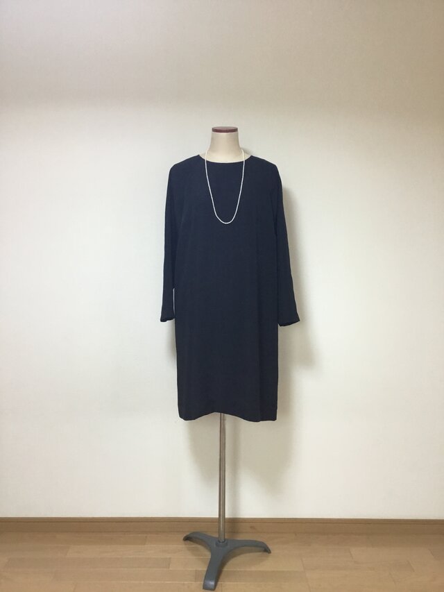 絹のワンピース　　　黒地　　着物リメイク