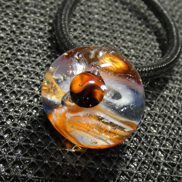 神経細胞の中の球体（オレンジ）、ＮＯ.1（ガラス、トンボ玉、ペンダント）