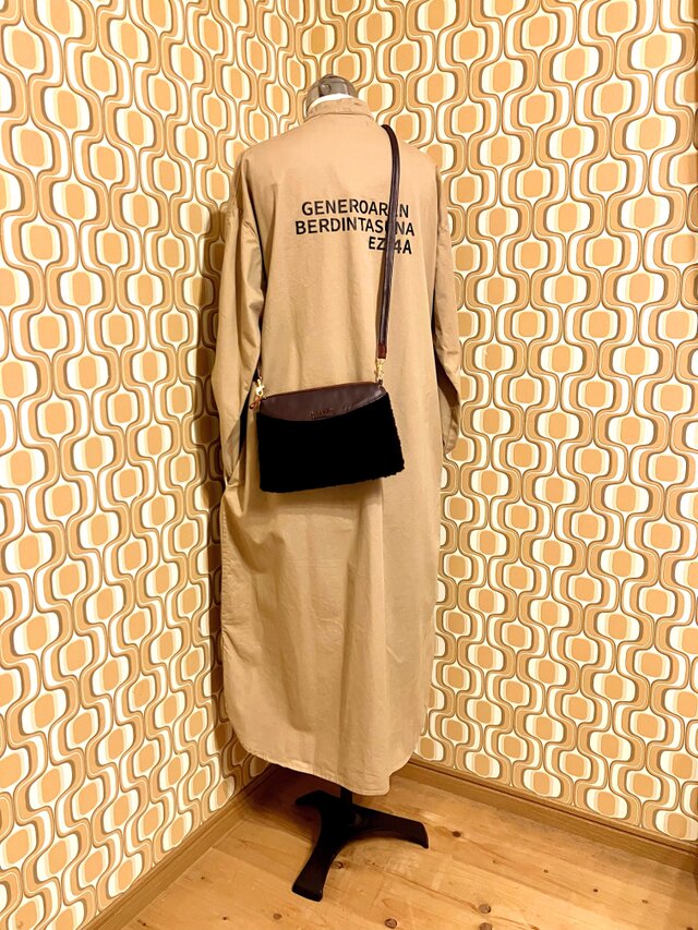 送料無料》くるくる巻き毛 ループが可愛い リアルムートンファー使いの