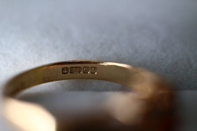 英国 ビンテージ レディース ゴールド 指輪 ガーネット 純金率375 J157 dbad13ced375ec5717377007dfd049