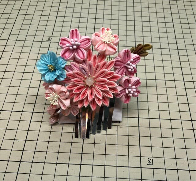 つまみ細工七五三・十三詣り用髪飾り「桜衣」 | iichi 日々の暮らしを