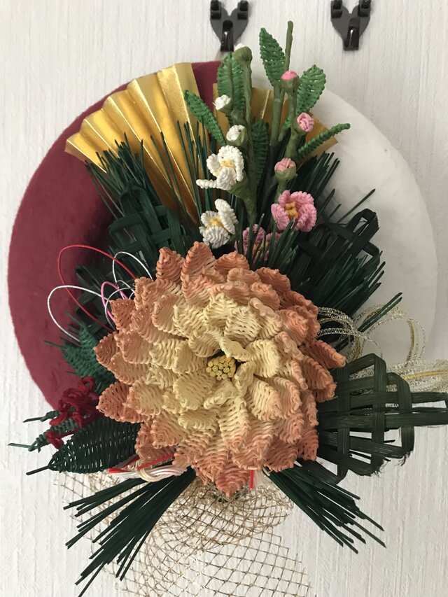 籐のお正月リース　大・２（菊）