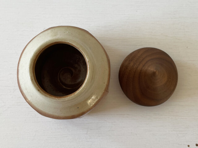 小壺・ツートン・白・ハニー | iichi 日々の暮らしを心地よくする