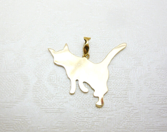 k18ねこトップ K18猫シルエットペンダントトップ | iichi 日々の暮らしを心地よくする