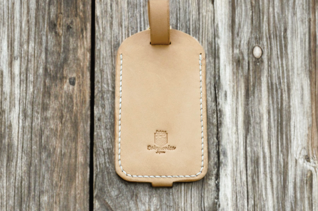本革サドルレザーのネームタグ【受注製作】 | iichi 日々の暮らしを