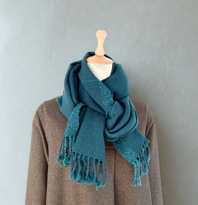 ブルーグリーンの大判ストール