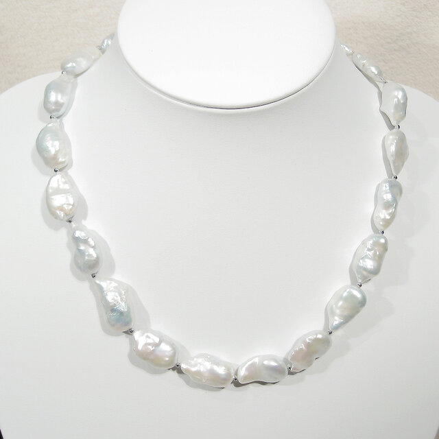 最大25×15mm高級本真珠（淡水パール、バロック、真空真珠）とSV925のネックレス（ロジウム、ナチュラルカラー）