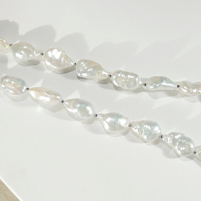 最大25×15mm高級本真珠(淡水パール、バロック、真空真珠)とSV925のネックレス(ロジウム、ナチュラルカラー) ハンドメイド