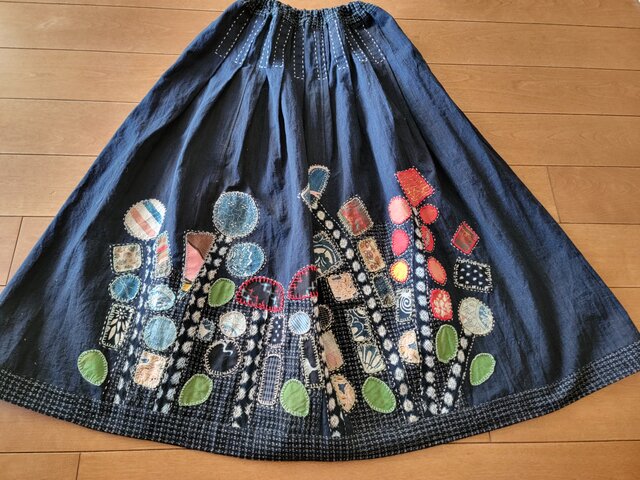 古布 手作り 藍無地 花アップリケ スカート | iichi 日々の暮らしを