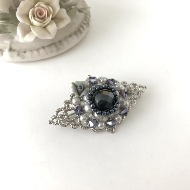 アンティーク調 チェコガラスとクリスタルガラス の モチーフ ブローチ