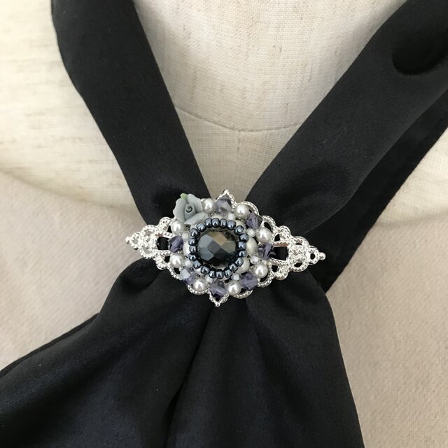 アンティーク調 チェコガラスとクリスタルガラス の モチーフ ブローチ