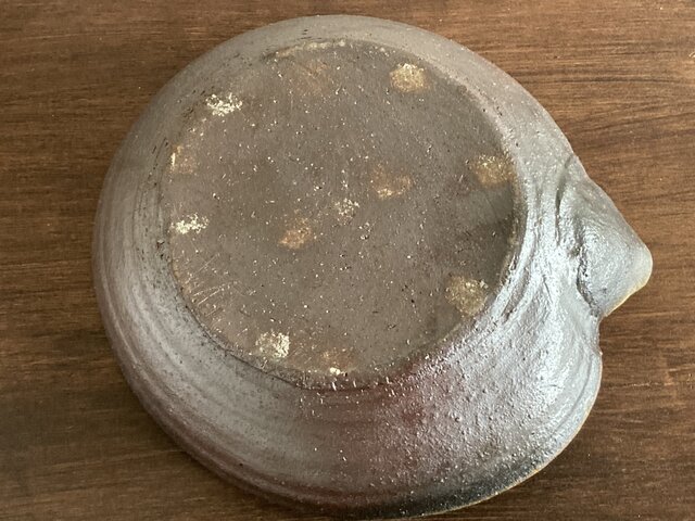 焼き締め　板皿　未使用 楽天市場】焼締め：焼〆丸皿・14cm・辻村塊《小皿・14cm》 : 和食器の