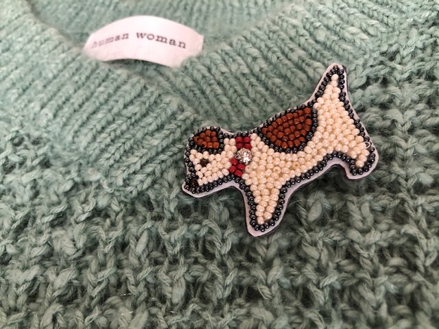 ビーズ刺繍のブローチ☆ジャックラッセルテリア | iichi 日々の