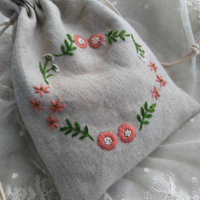 野の花*手刺繍*リネン*巾着*ポーチ*サークル | iichi 日々の暮らしを