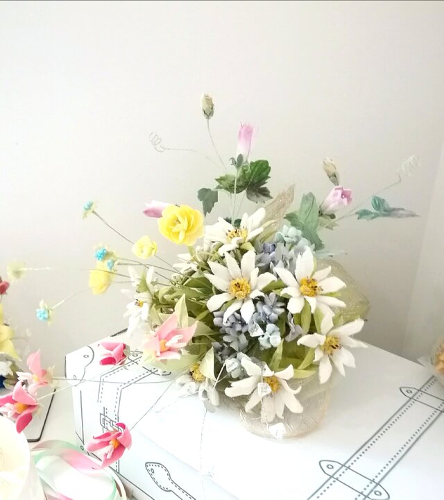 染め布花＊アンティークなユリの壁掛け 布花フレーム 布花インテリア